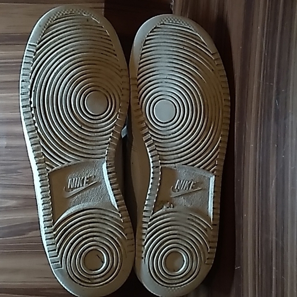 Nike womans 8.5 Court Visions Low - Picture 6 of 6